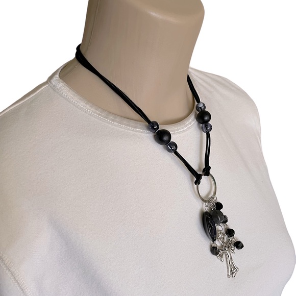 Silver-tone Leather and Beads Pendant Necklace and Earrings Set - Picture 2 of 15